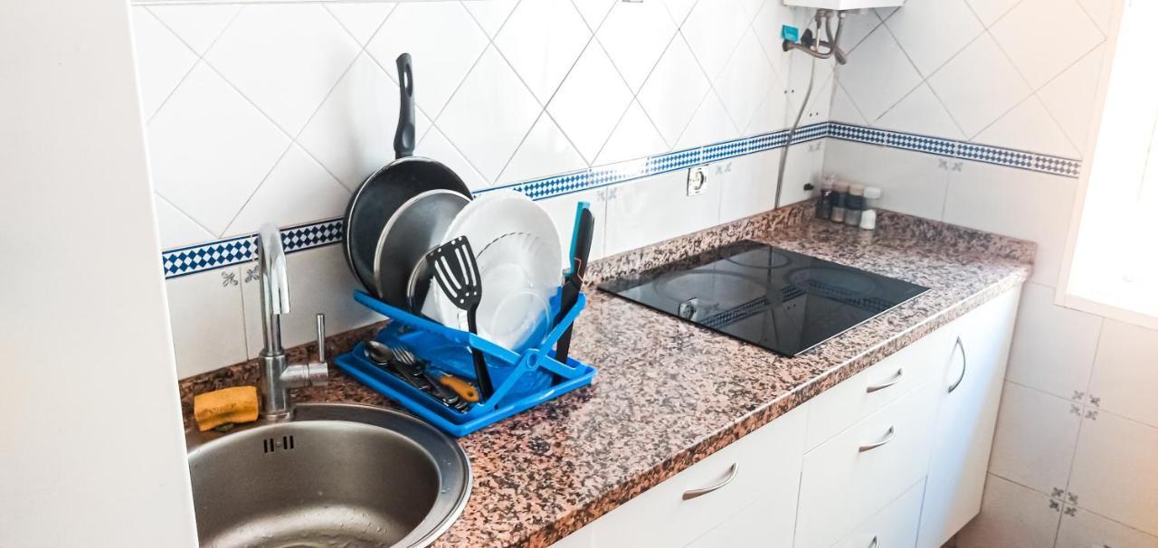 Room For Men in Malaga Center, Window to Road, Apartment Homestay - Habitación para hombres, Ventanas a la careterra, Alojamiento en Apartamento Exterior foto